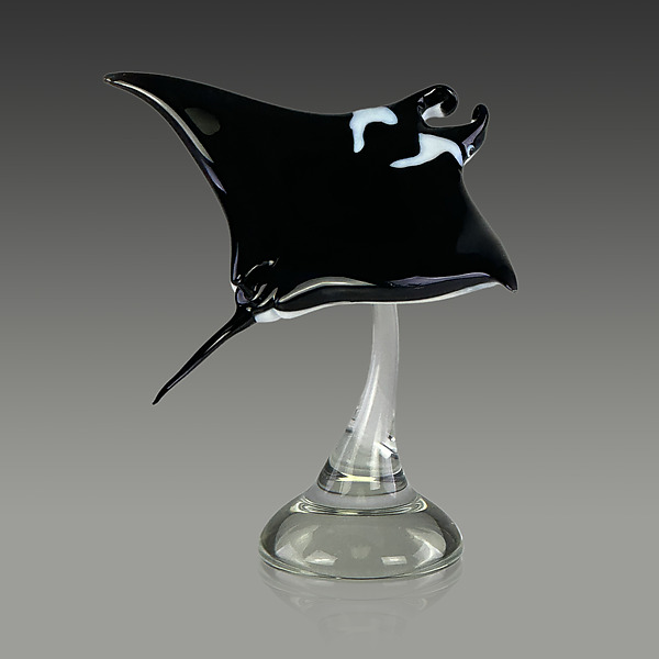 Manta Ray by Robert Mickelsen (Art Glass Sculpture) | Artful Home Manta Ray by Robert Mickelsen (Art Glass Sculpture) | Artful Home