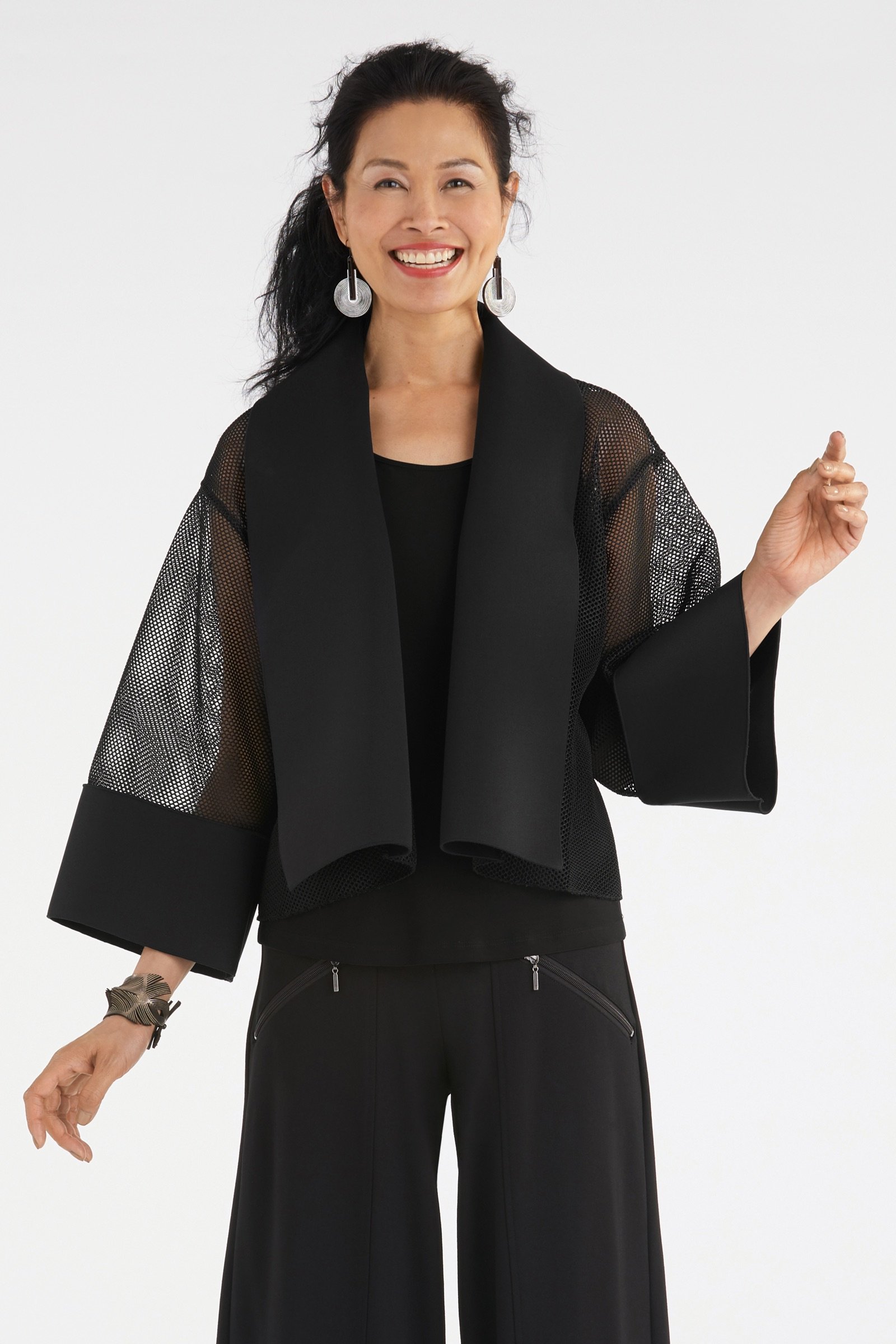 Deres Patricia / floating linen jacket 黒 Patricia / floating linen jacket (sand/carbon) – deres.online
