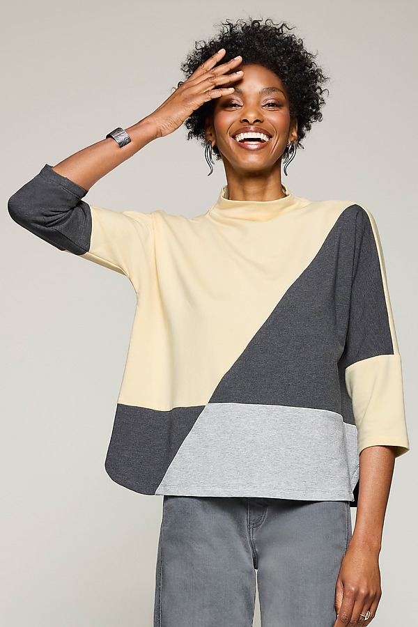 Curveplay Top by Lisa Bayne (Knit Top) | Artful Home