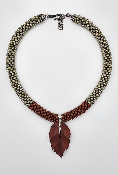 ★OY★HORN BEAD NECKLACE - BLACK★正規品/韓国直送料込/人気 Gwyneth Beaded Horn Necklace in Pink | SWANK